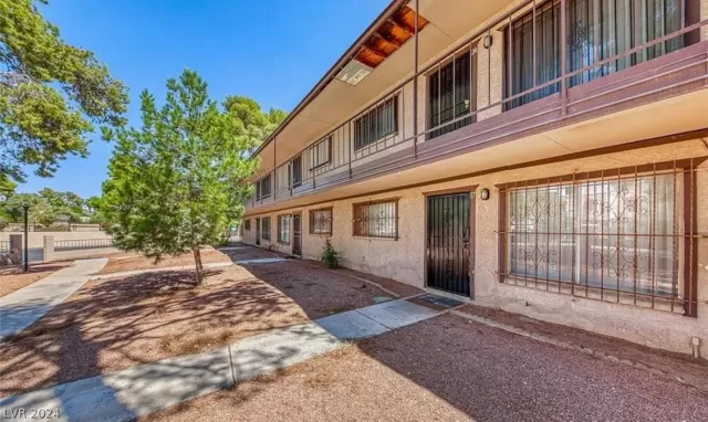 MLS: 2581376 Condo For Sale