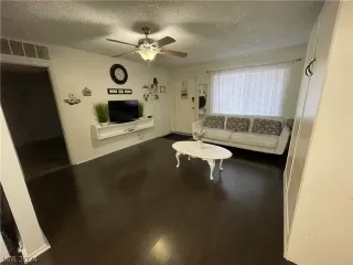 Photo #1: 2581376 Listing