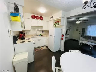 Photo #2: 2581376 Listing