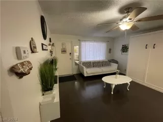 Photo #6: 2581376 Listing