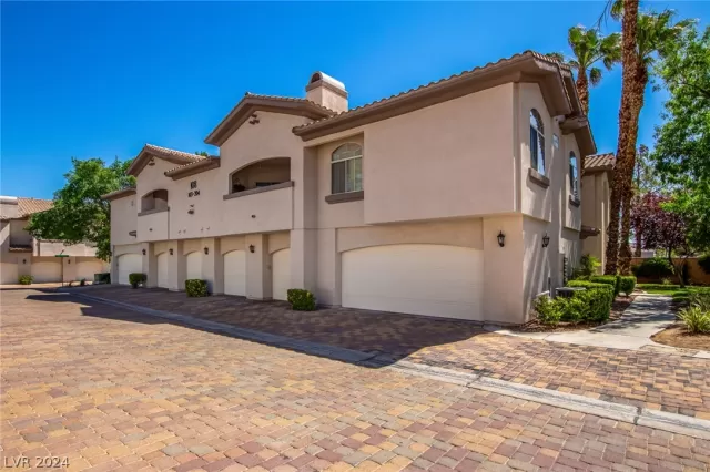 MLS: 2581423 Condo For Sale