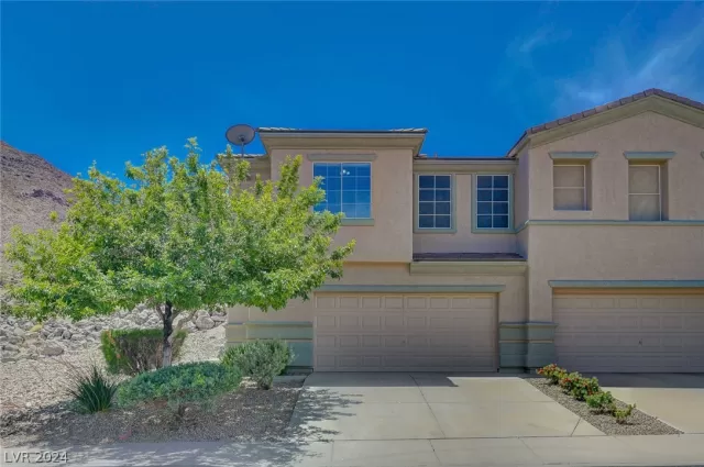 MLS: 2581455 Condo For Sale