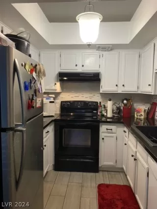 Photo #3: 2581468 Listing