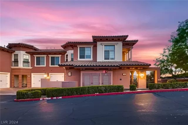 MLS: 2581496 Condo For Sale