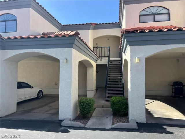 MLS: 2581506 Condo For Sale