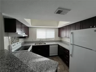 Photo #3: 2581506 Listing 