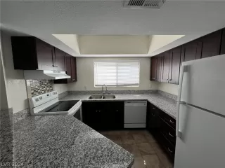 Photo #5: 2581506 Listing 