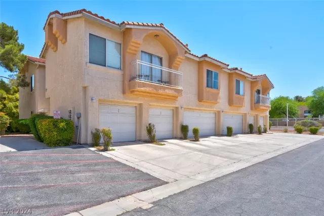 MLS: 2581546 Condo For Sale