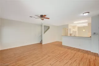 Photo #5: 2581564 Listing