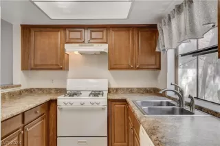 Photo #2: 2581607 Listing