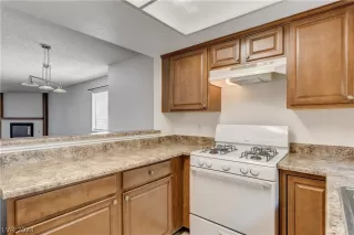 Photo #3: 2581607 Listing