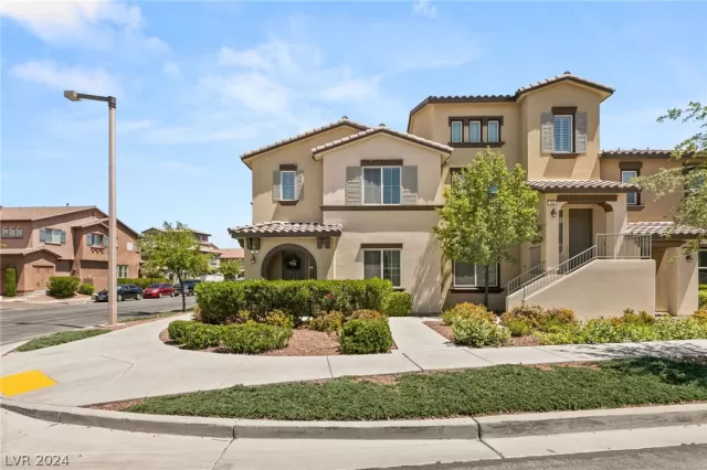 MLS: 2581654 Condo For Sale