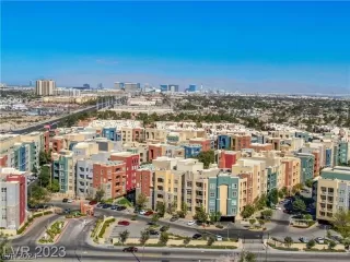 Photo #3: 2581669 Listing