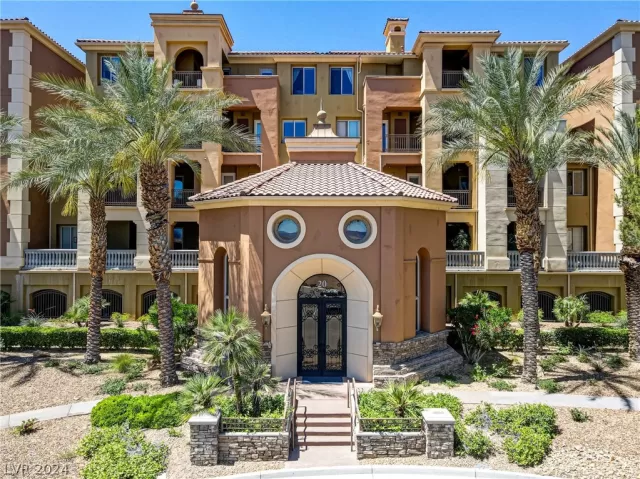 MLS: 2581674 Condo For Sale