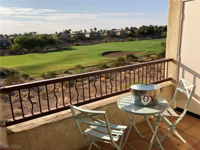 MLS: 2581677 Condo For Sale