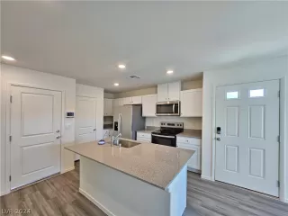 Photo #5: 2581680 Listing 