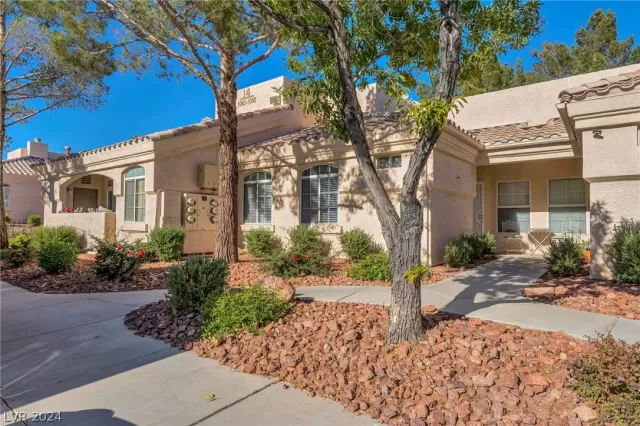 MLS: 2581736 Condo For Sale