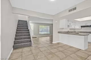 Photo #4: 2581755 Listing