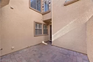 Photo #2: 2581761 Listing