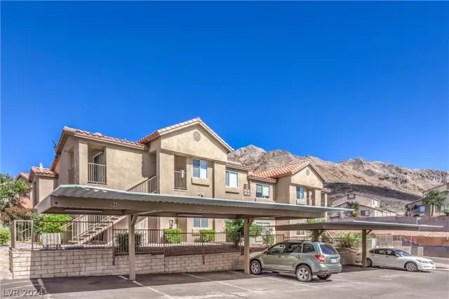 MLS: 2581861 Condo For Sale