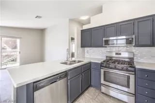 Photo #4: 2581861 Listing 