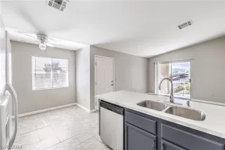 Photo #5: 2581861 Listing 