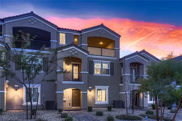 MLS: 2581872 Condo For Sale