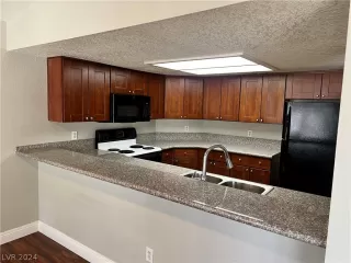 Photo #1: 2581902 Listing 