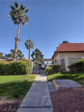 Photo #6: 2581916 Listing