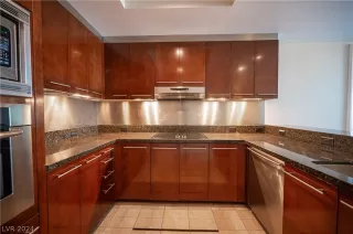 Photo #2: 2581932 Listing 