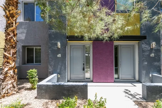 MLS: 2581942 Condo For Sale