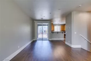 Photo #3: 2581942 Listing