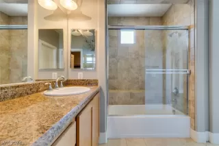 Photo #4: 2581942 Listing