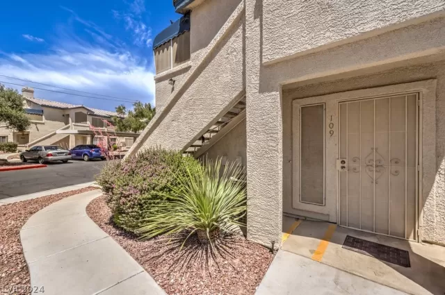 MLS: 2581943 Condo For Sale