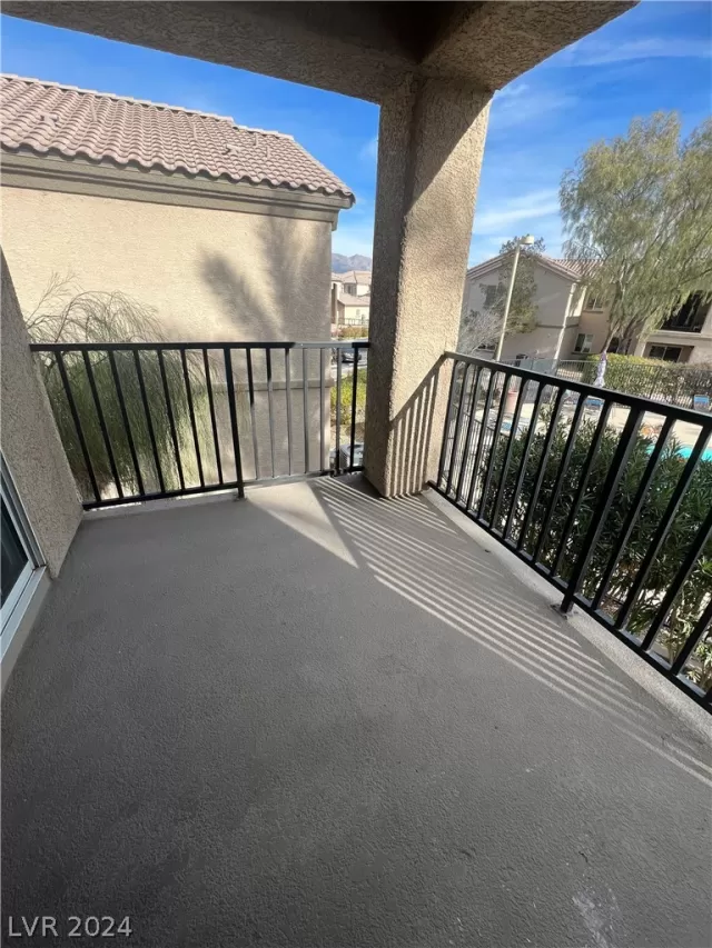 MLS: 2581946 Condo For Sale