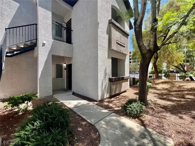 MLS: 2581954 Condo For Sale