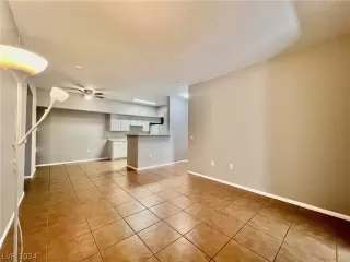 Photo #1: 2581954 Listing 