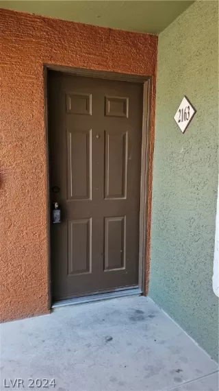 Photo #3: 2581958 Listing