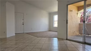 Photo #4: 2581958 Listing