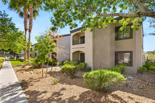 MLS: 2581971 Condo For Sale