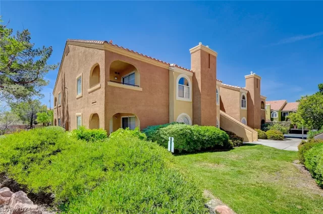 MLS: 2581972 Condo For Sale