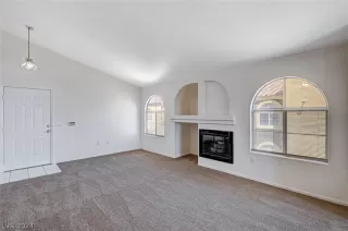 Photo #3: 2581972 Listing