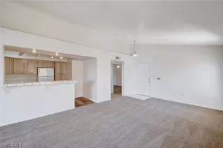 Photo #4: 2581972 Listing