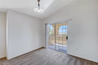 Photo #6: 2581972 Listing