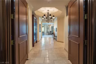 Photo #5: 2581981 Listing