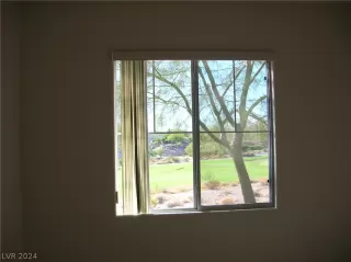 Photo #6: 2582083 Listing 