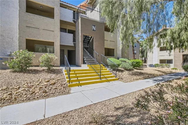 MLS: 2582118 Condo For Sale