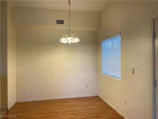 Photo #3: 2582134 Listing