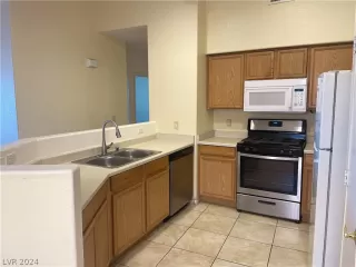 Photo #5: 2582134 Listing