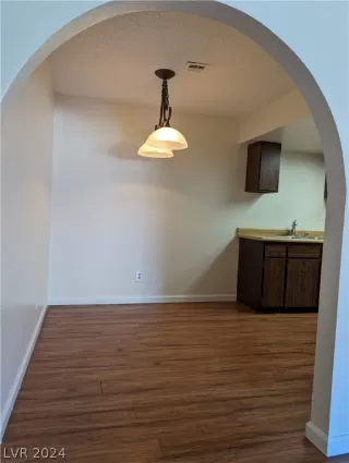 Photo #4: 2582137 Listing